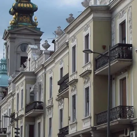 酒店 Boutique Townhouse 27 4*